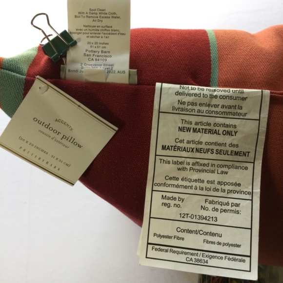 New Pottery barn pillow outdoor, indoor multi colored 20 x 20 sq - Picture 3 of 3